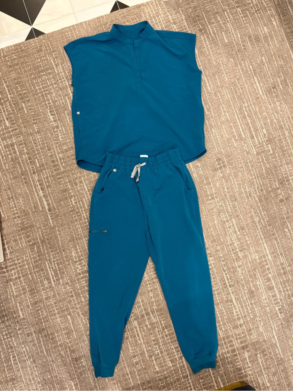 FIGS size Medium Teal Blue Sleeveless Rafaela Top & Jogger Set